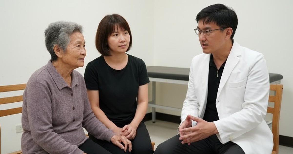 吳紹琥醫師解說頭皮毛囊炎改善方法